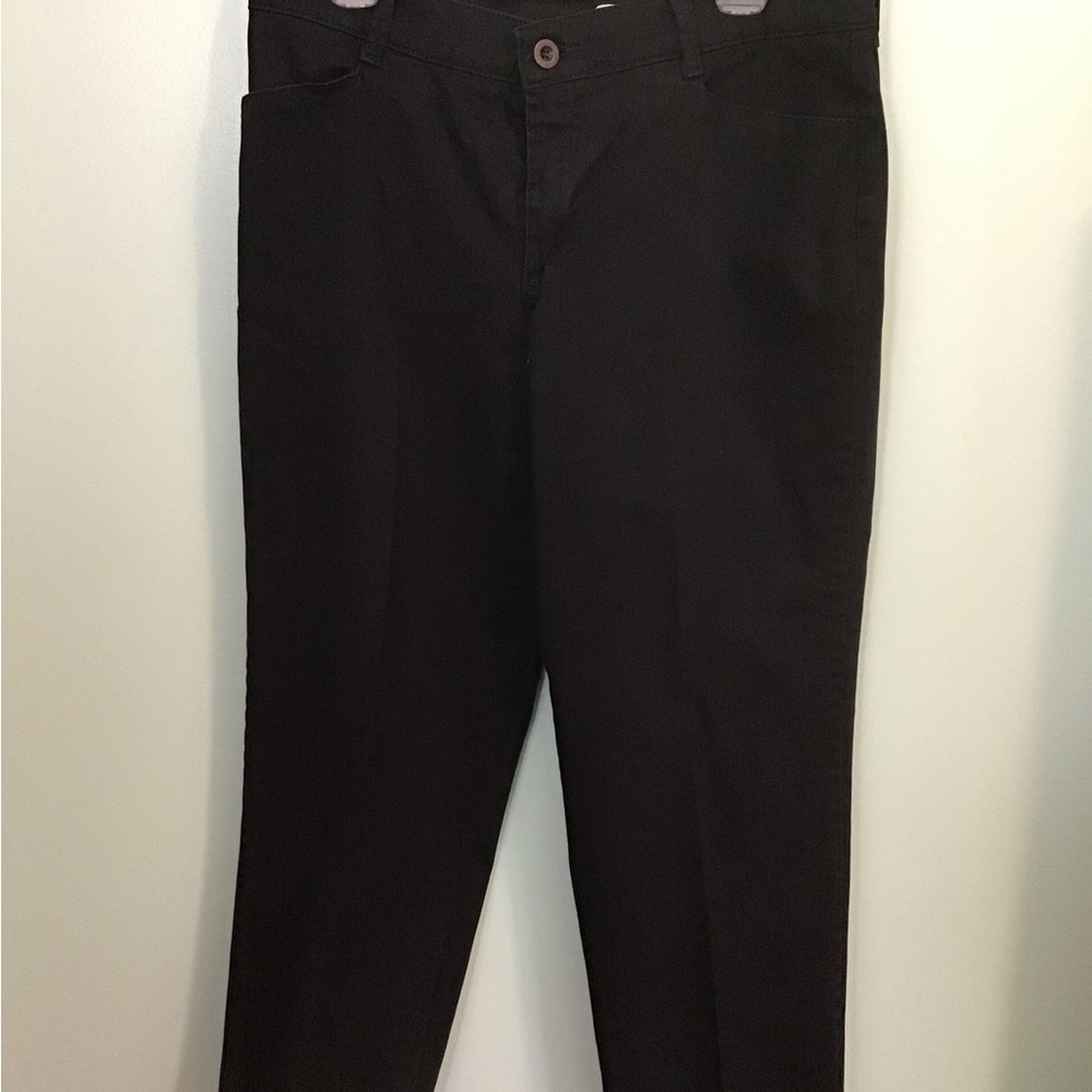 Lee Straight Leg Pants in Black